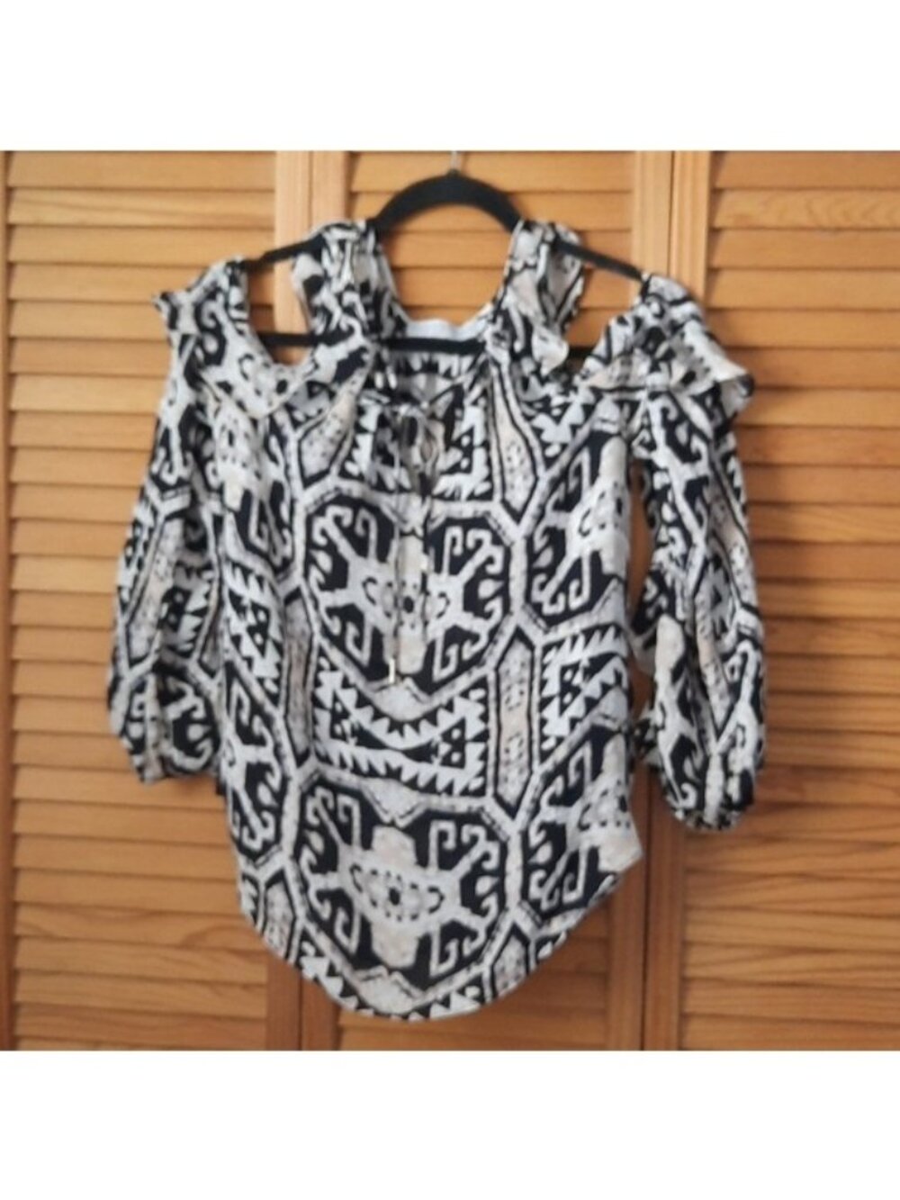 Alice & Trixie By Angela George Black Beige Grey Print Silk Cold Shoulder Top XS